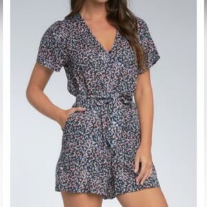 NEW Elan Cotton Short Daisy Lightweight Romper